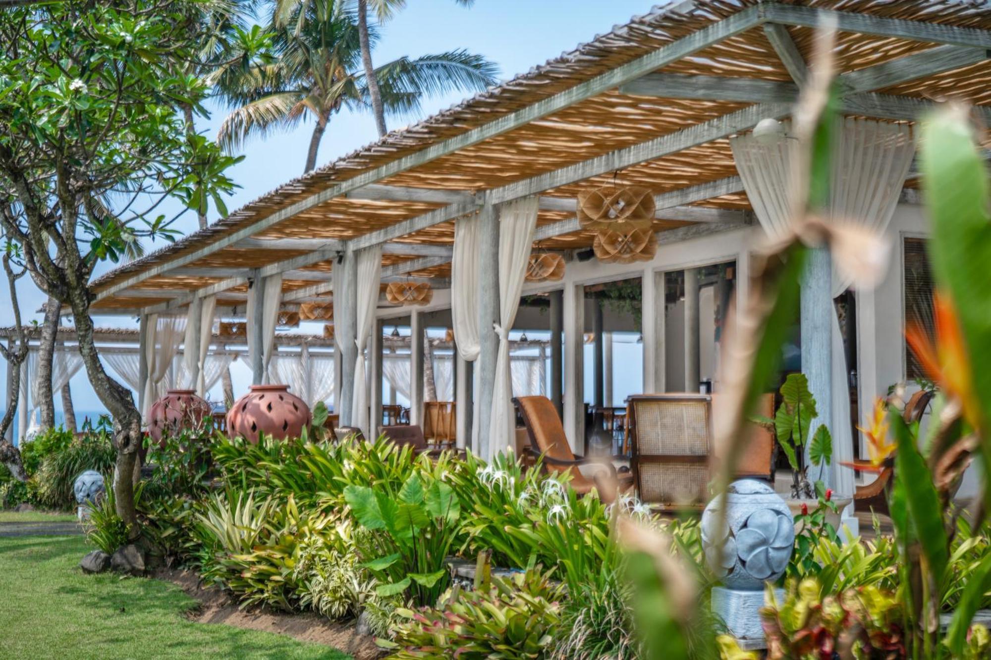 Nirwana Beach & Resort Candidasa Exterior foto The Beach Club at the InterContinental Fiji Resort