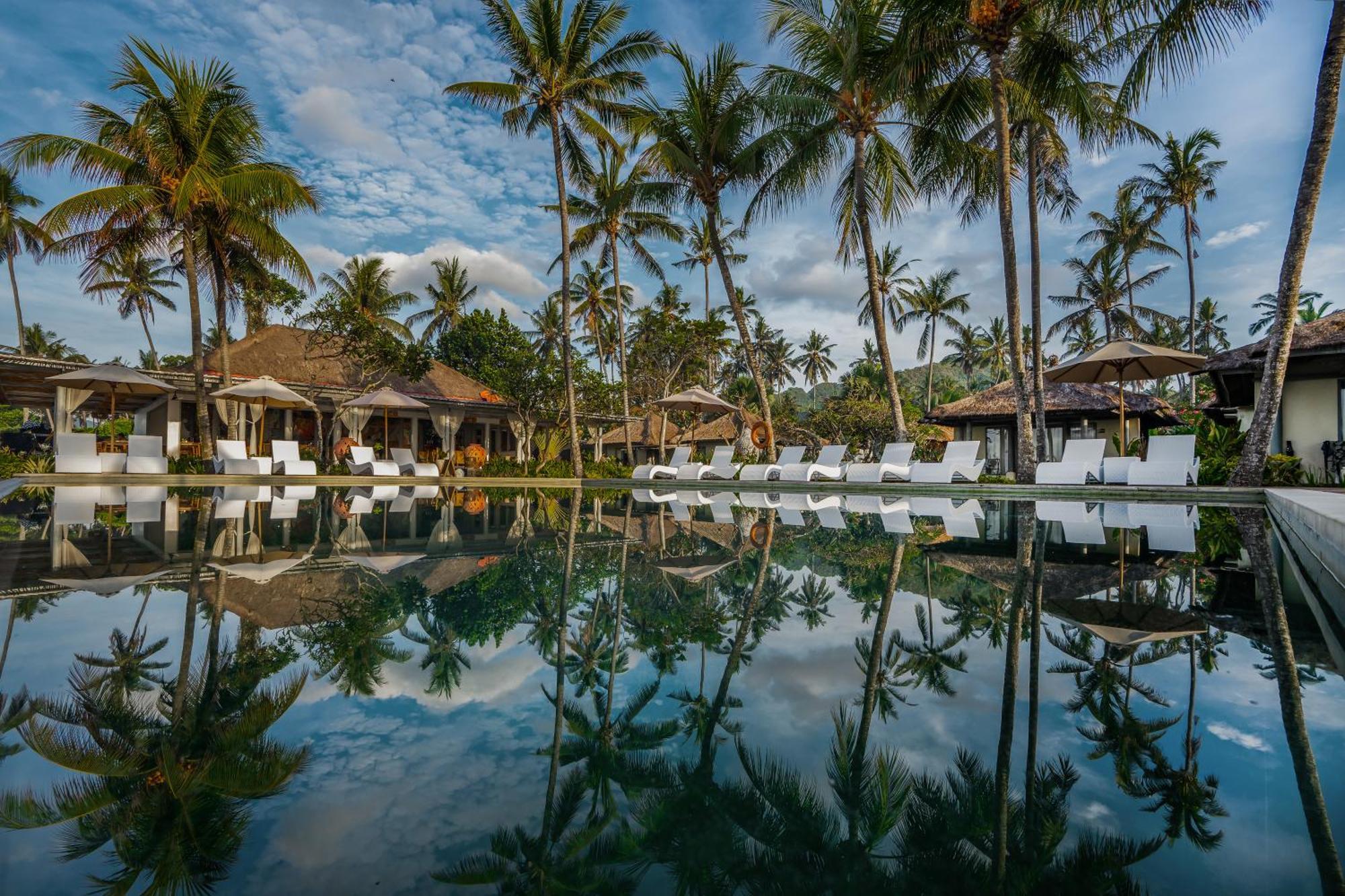 Nirwana Beach & Resort Candidasa Exterior foto The resort's main pool